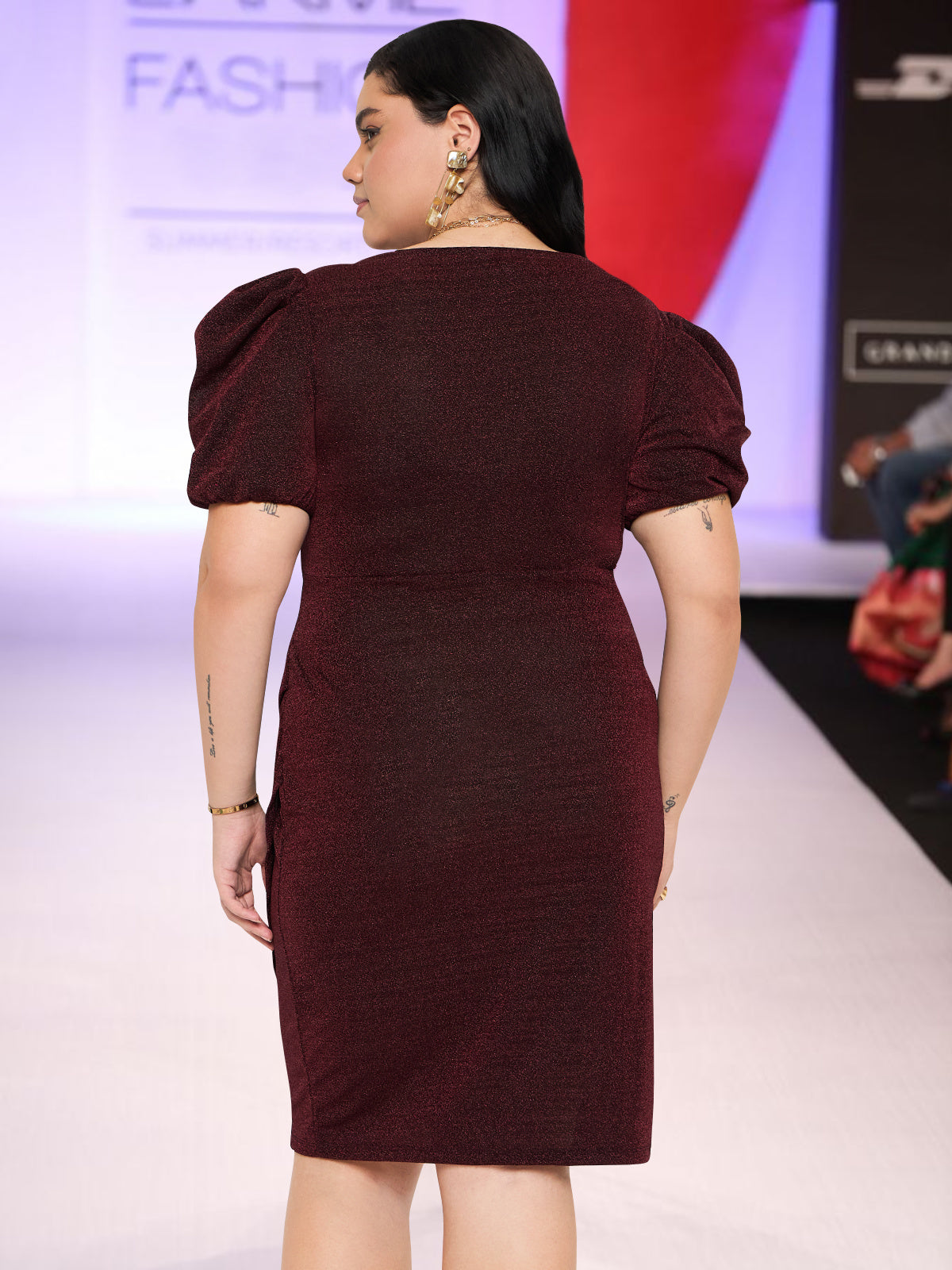 Women Maroon Shimmer Plus Size Puff Sleeve Dress