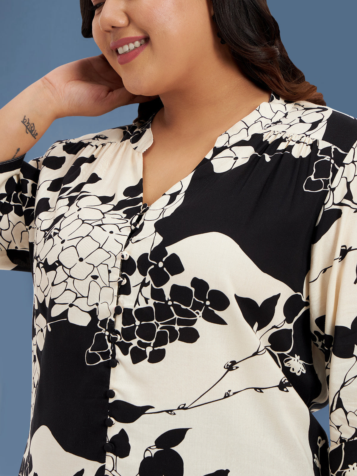 Women Black White Plus Size Buttoned Tunic Top