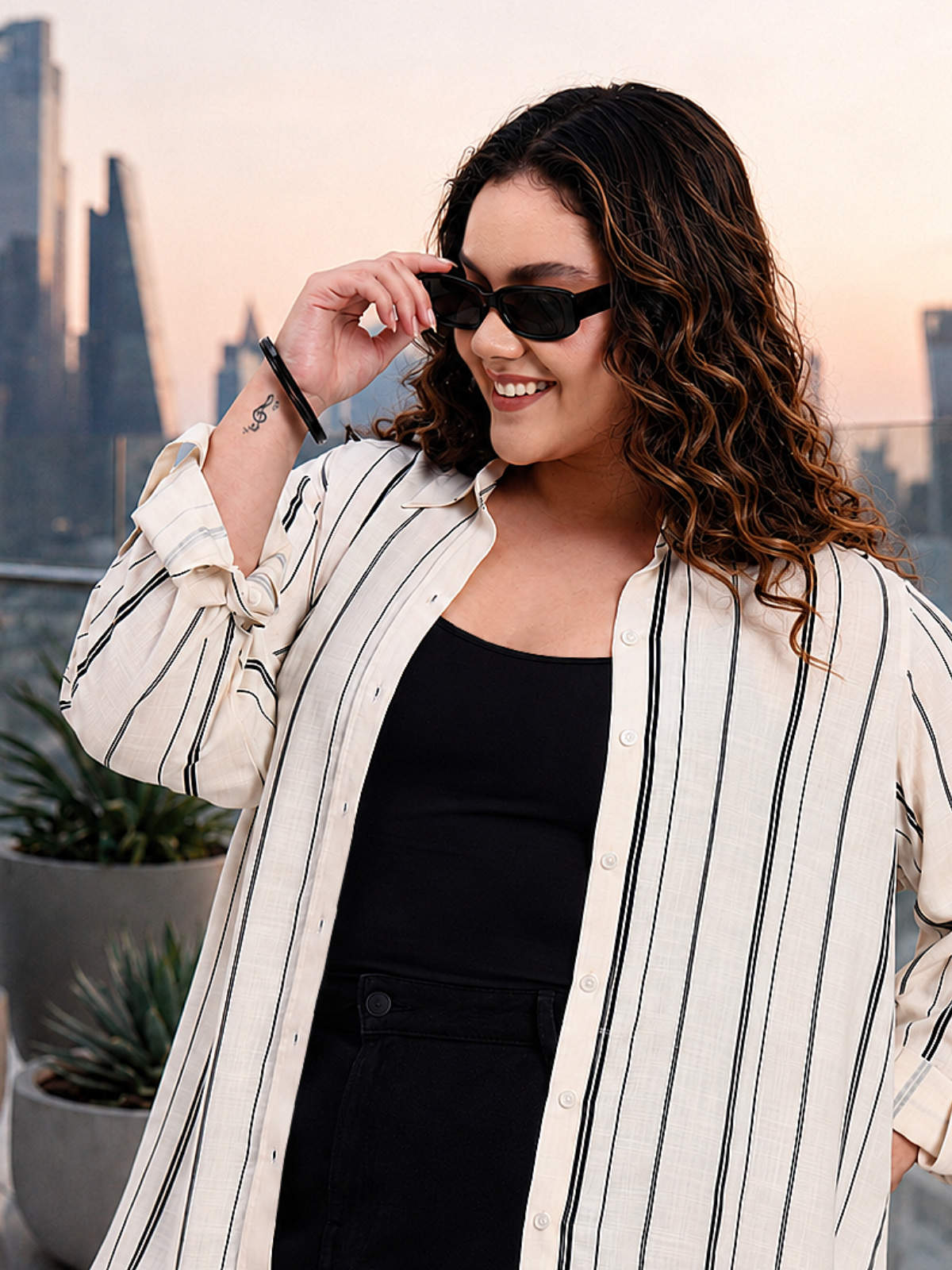 White Black Plus Size Stripe Long Casual Shirt