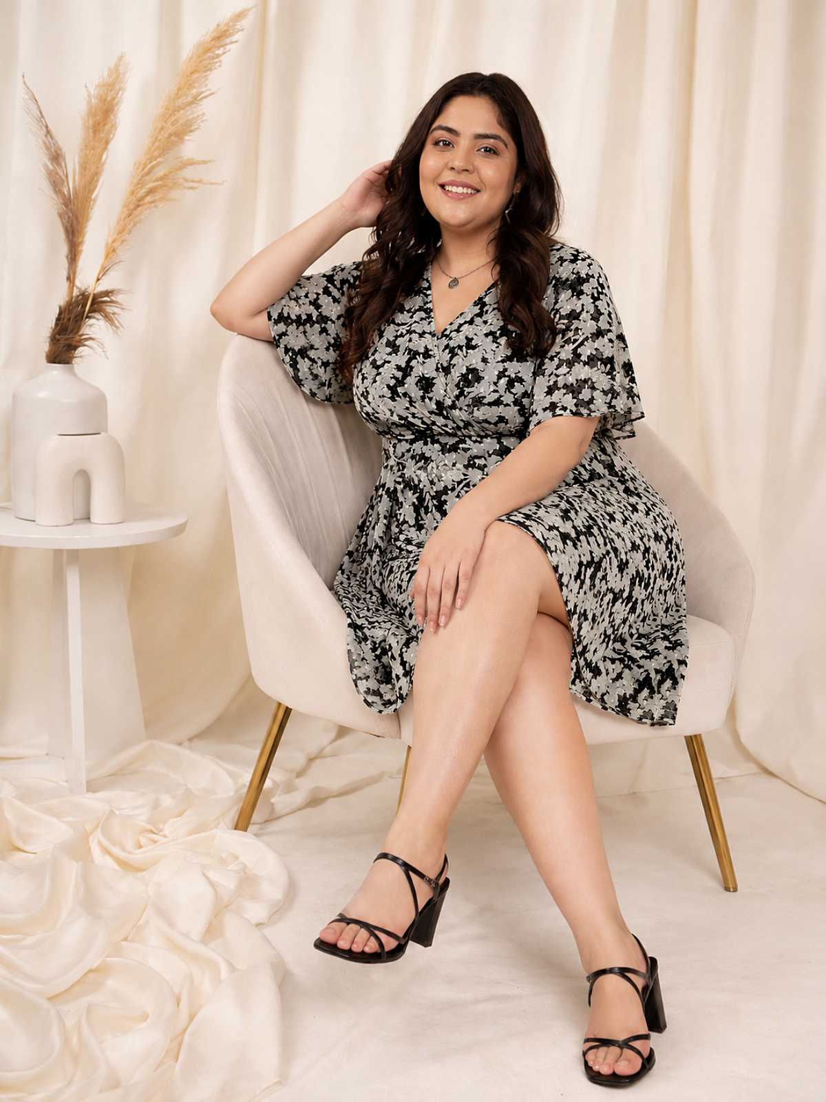 Black White Plus Size Flared Sleeve Western Dress