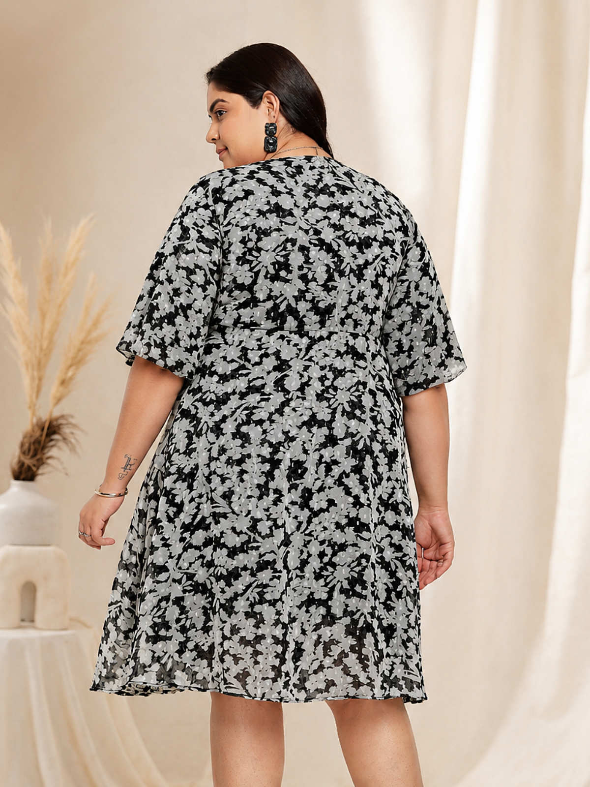 Black White Plus Size Flared Sleeve Western Dress