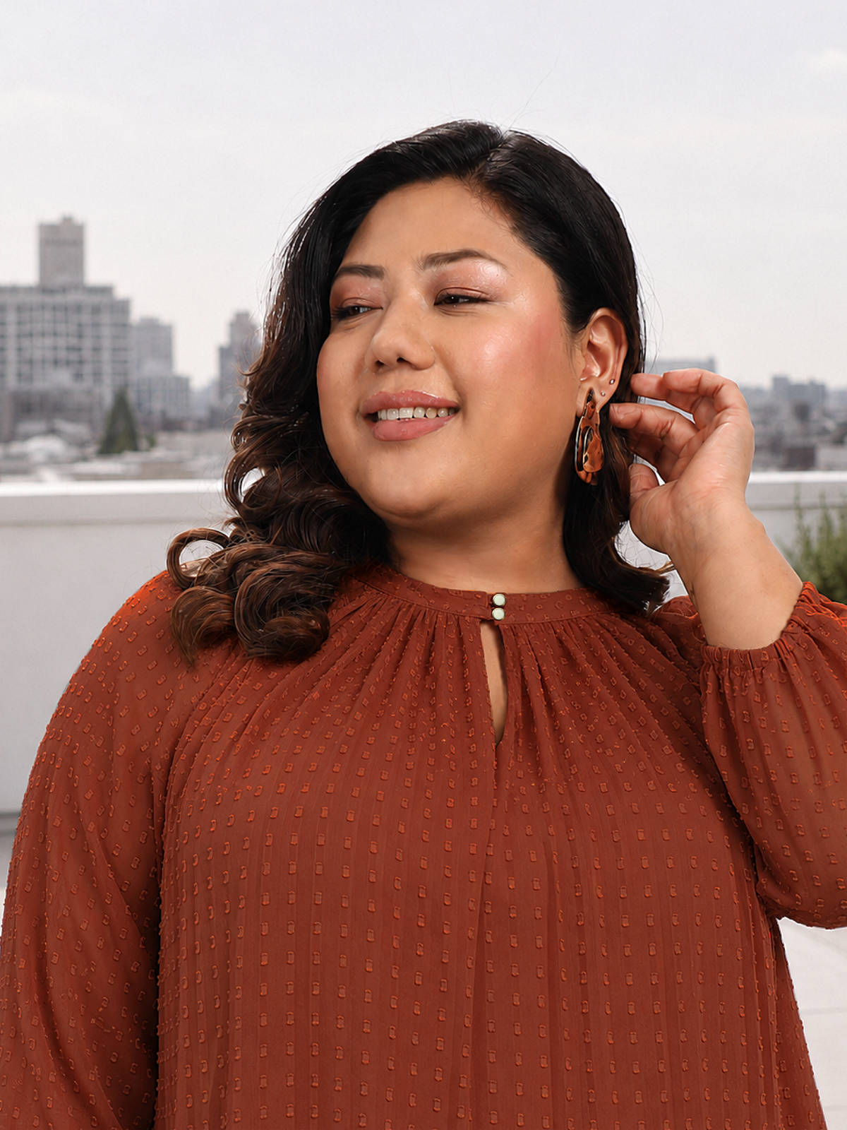 Brown Plus Size Dobby Raglan Top