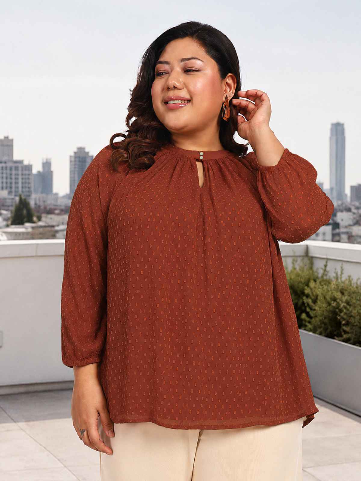 Brown Plus Size Dobby Raglan Top
